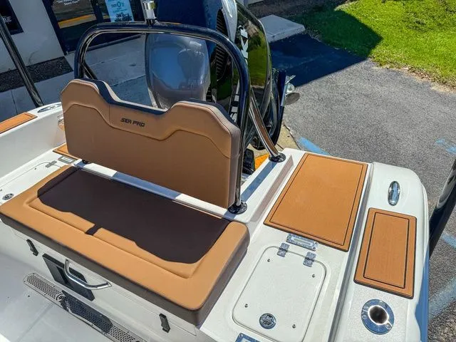 Slide: The Image of Sea Pro 245FLX Sandbar 2026 - 13