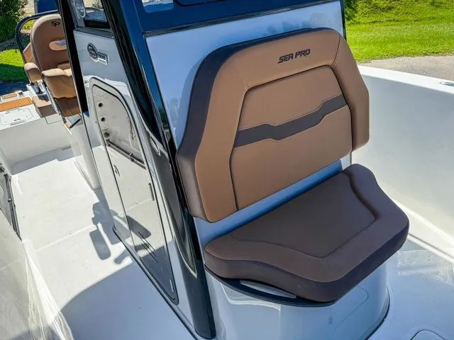 Slide: The Image of Sea Pro 245FLX Sandbar 2026 - 25