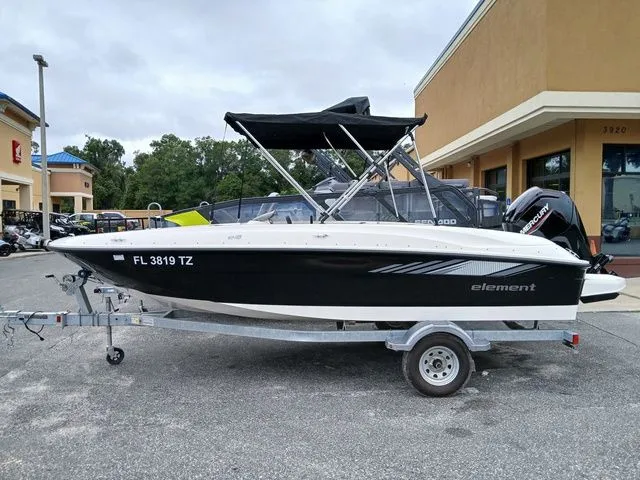 Slide: The Image of Other BAYLINER 2025 - 11