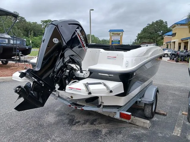 Slide: The Image of Other BAYLINER 2025 - 15