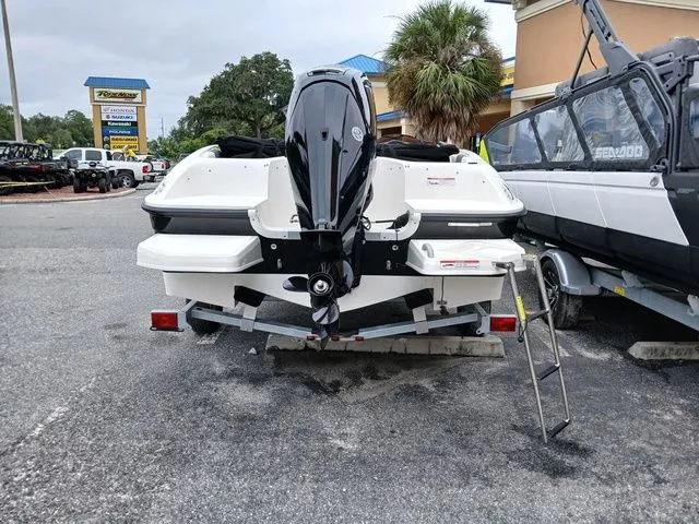 Slide: The Image of Other BAYLINER 2025 - 21