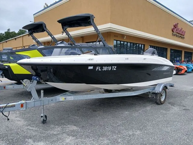 Slide: The Image of Other BAYLINER 2025 - 22