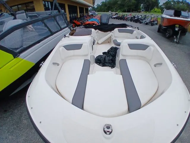 Slide: The Image of Other BAYLINER 2025 - 7