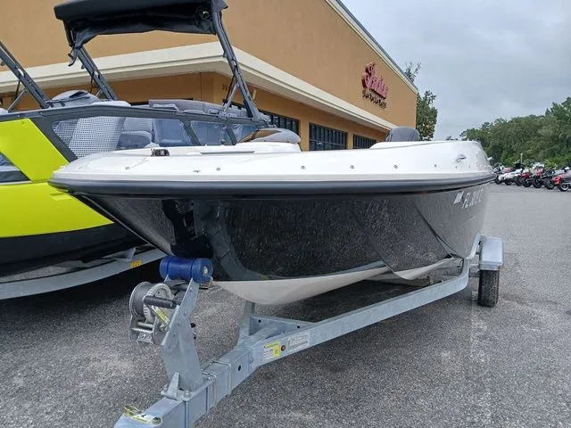 Slide: The Image of Other BAYLINER 2025 - 8