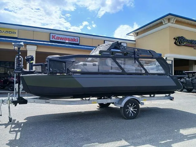 Slide: The Image of Sea-Doo Switch Fish™ 21 - 230 hp Galvanized 2026 - 20