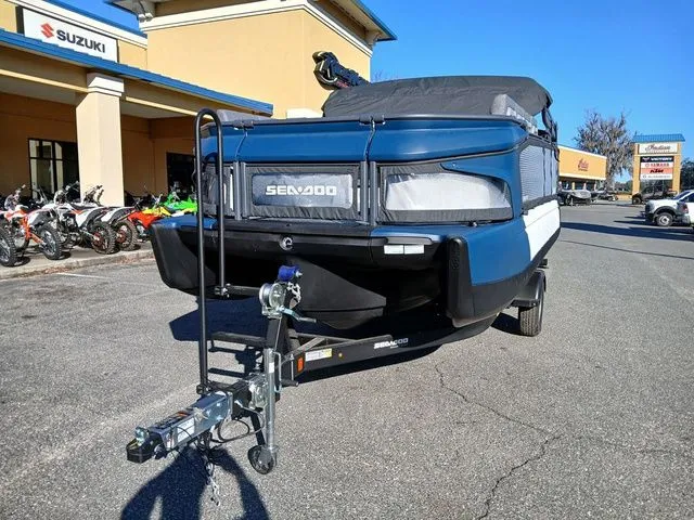 Slide: The Image of Sea-Doo Switch Cruise™ 21 - 230 Hp Painted 2026 - 12