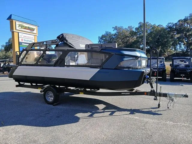 Slide: The Image of Sea-Doo Switch Cruise™ 21 - 230 Hp Painted 2026 - 14