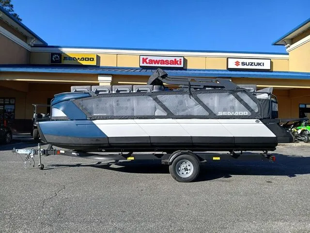 Slide: The Image of Sea-Doo Switch Cruise™ 21 - 230 Hp Painted 2026 - 20