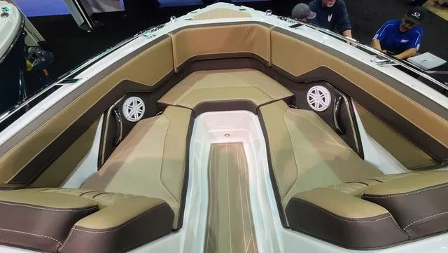 Slide: The Image of Monterey 258SS Super Sport 2025 - 5