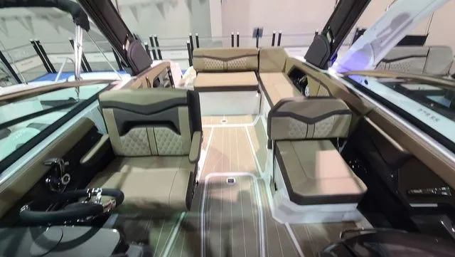 Slide: The Image of Monterey 258SS Super Sport 2025 - 6