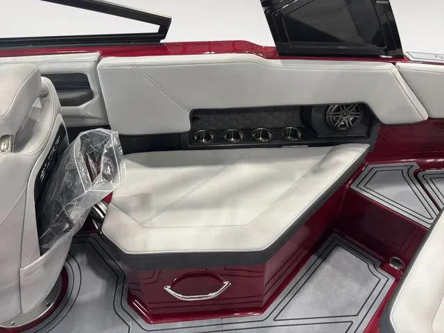 Slide: The Image of Cobalt R4 Surf 2026 - 13