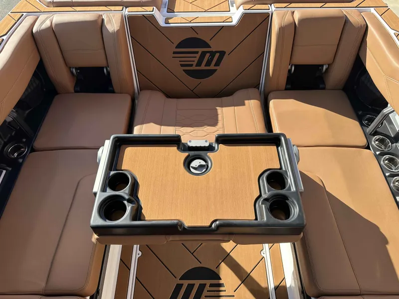 Slide: The Image of Malibu Wakesetter 23 LSV 2026 - 20