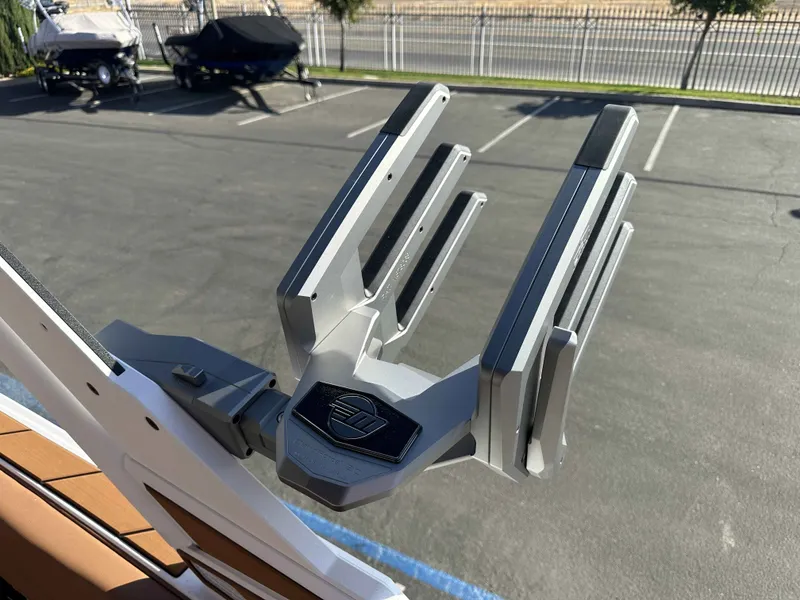 Slide: The Image of Malibu Wakesetter 23 LSV 2026 - 25