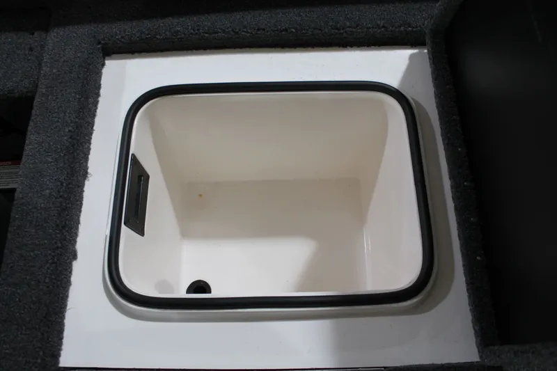 Slide: The Image of Vexus AVX 189 DEFENDER 2026 - 8