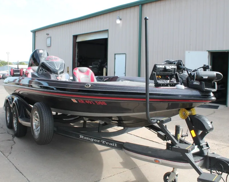 Slide: The Image of Ranger Z519L 2019 - 12