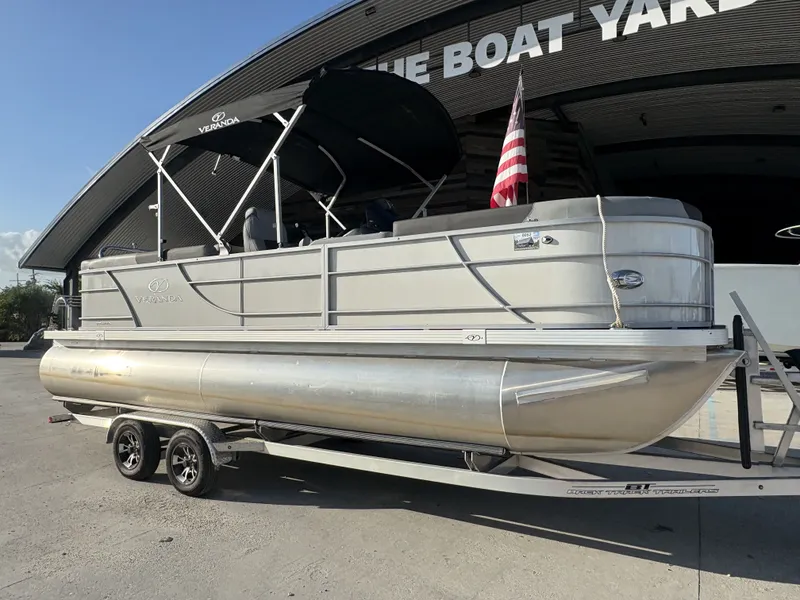 Slide: The Image of Veranda VR22RC 2024 - 11