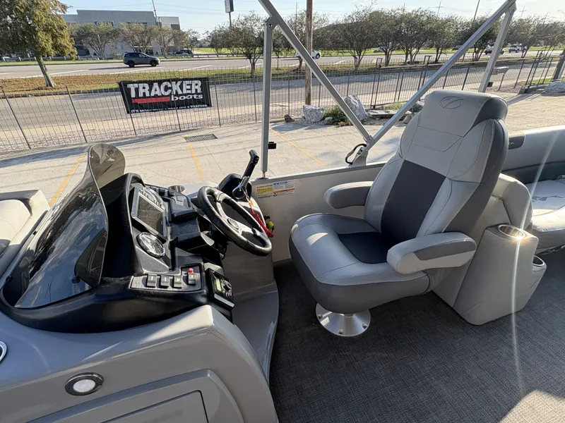 Slide: The Image of Veranda VR22RC 2024 - 15