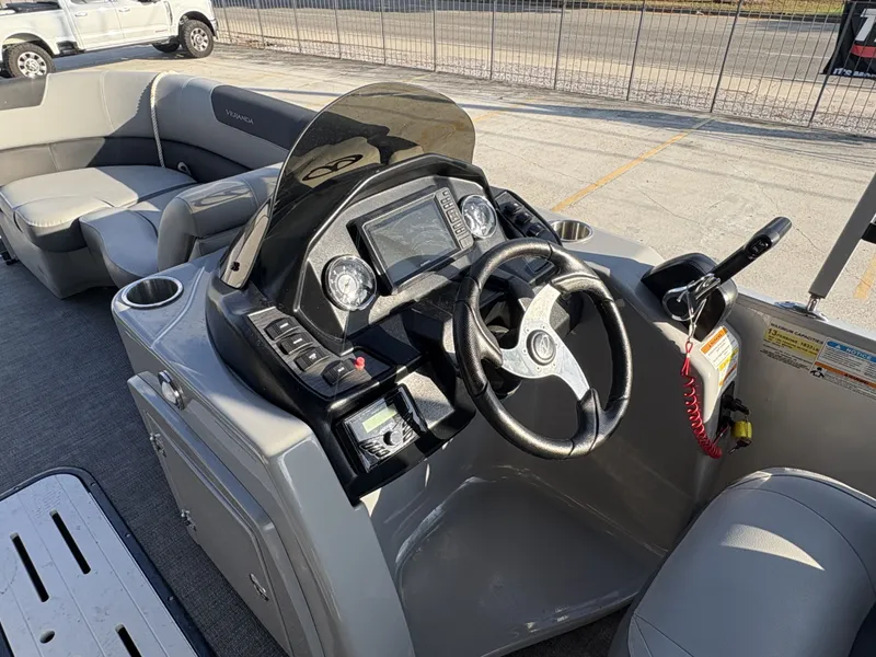 Slide: The Image of Veranda VR22RC 2024 - 16