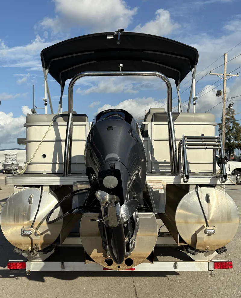 Slide: The Image of Veranda VR22RC 2024 - 3