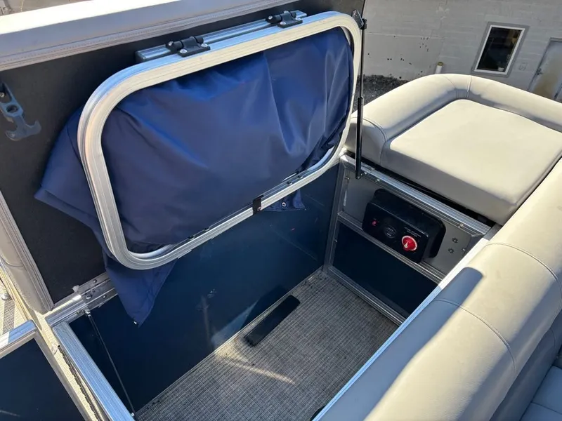 Slide: The Image of South Bay 500 Series 523CR 2021 - 6