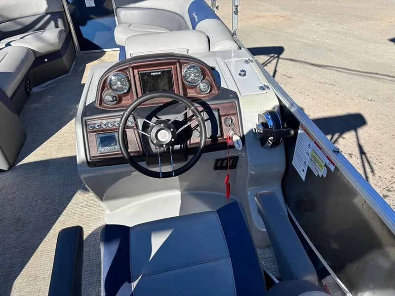 Slide: The Image of South Bay 500 Series 523CR 2021 - 9