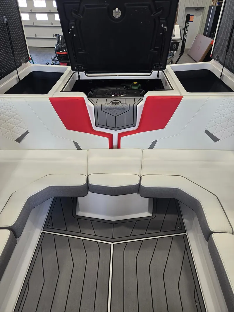 Slide: The Image of Nautique Super Air Nautique GS20 2026 - 10