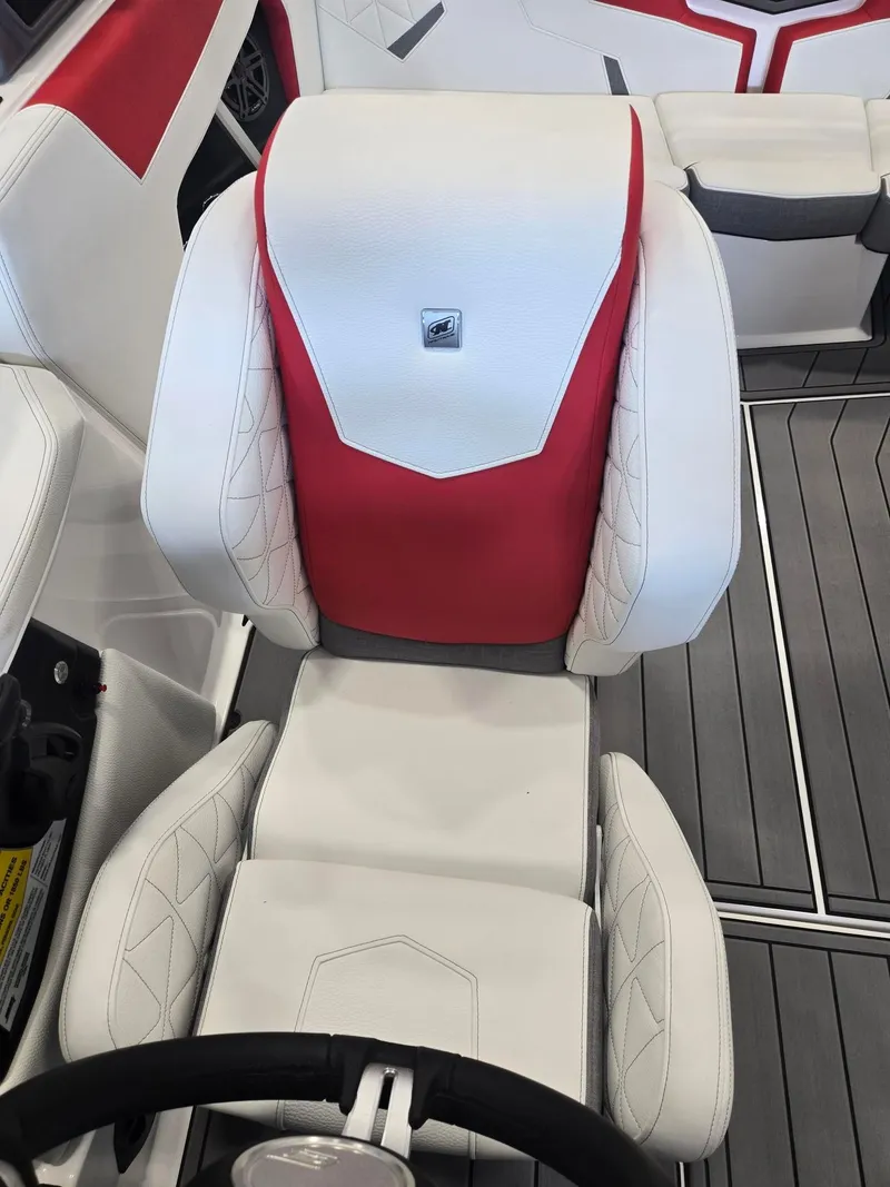 Slide: The Image of Nautique Super Air Nautique GS20 2026 - 12