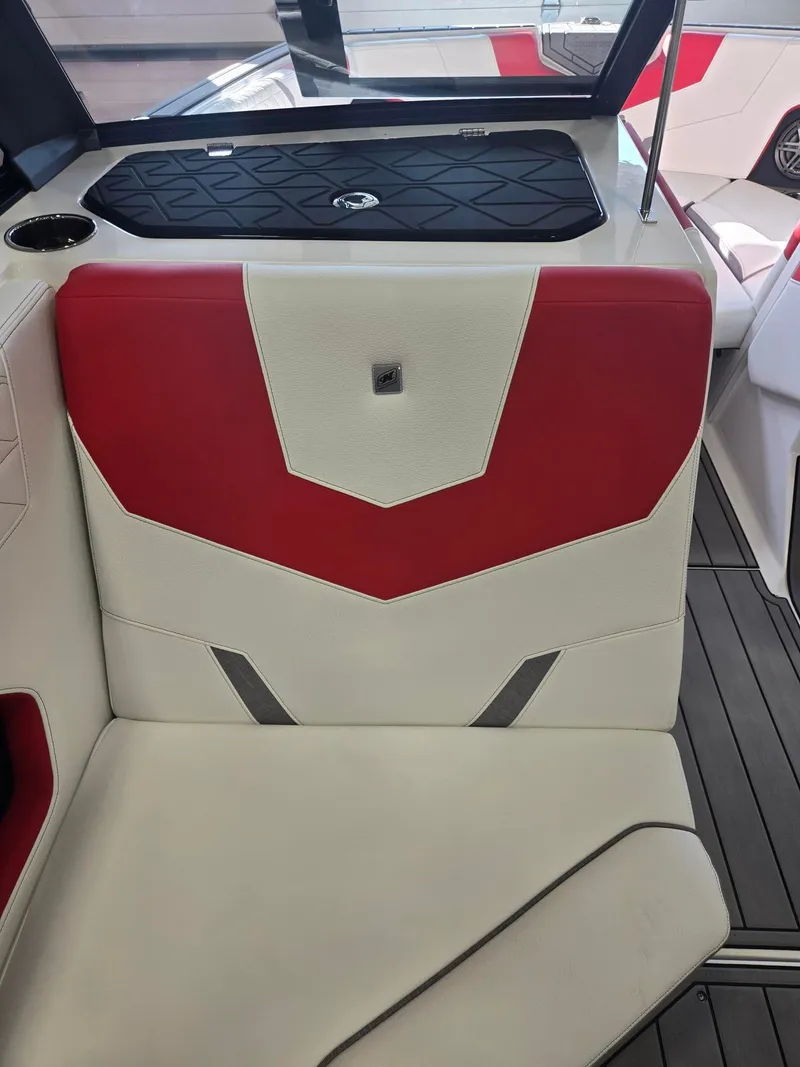 Slide: The Image of Nautique Super Air Nautique GS20 2026 - 17