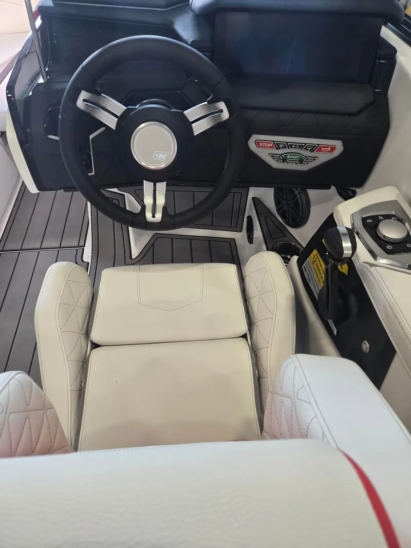 Slide: The Image of Nautique Super Air Nautique GS20 2026 - 18