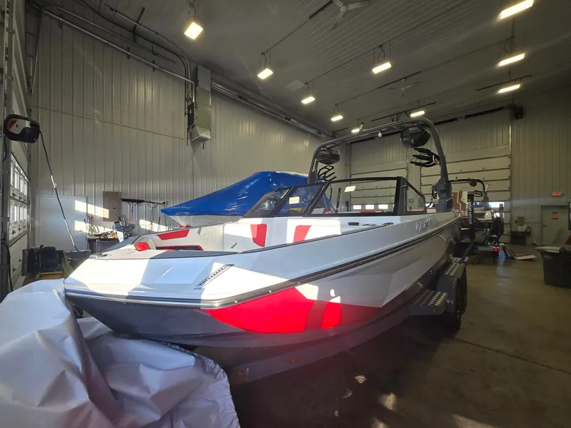 Slide: The Image of Nautique Super Air Nautique GS20 2026 - 3