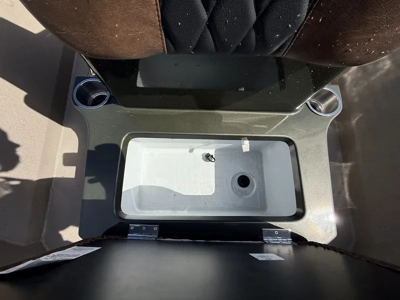 Slide: The Image of Excel 220 Bay Pro Elite 2026 - 3