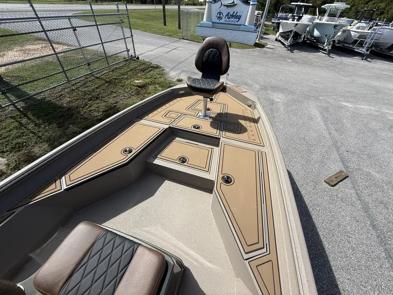 Slide: The Image of Excel 220 Bay Pro Elite 2026 - 6