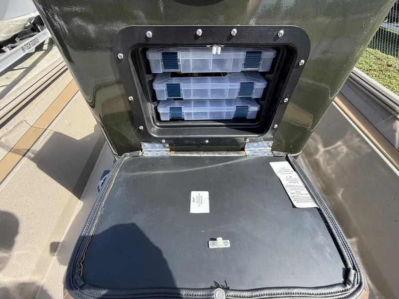 Slide: The Image of Excel 220 Bay Pro Elite 2026 - 8