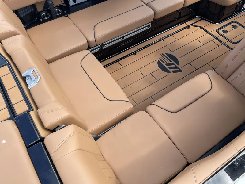 Slide: The Image of Malibu Wakesetter 24 MXZ 2024 - 405