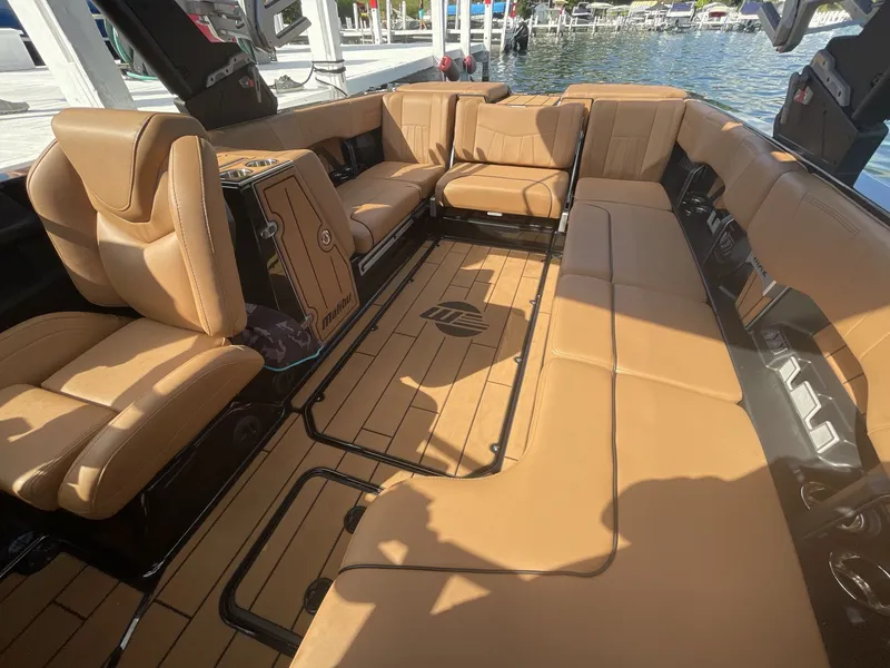 Slide: The Image of Malibu Wakesetter 24 MXZ 2024 - 401