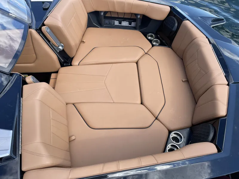 Slide: The Image of Malibu Wakesetter 24 MXZ 2024 - 403