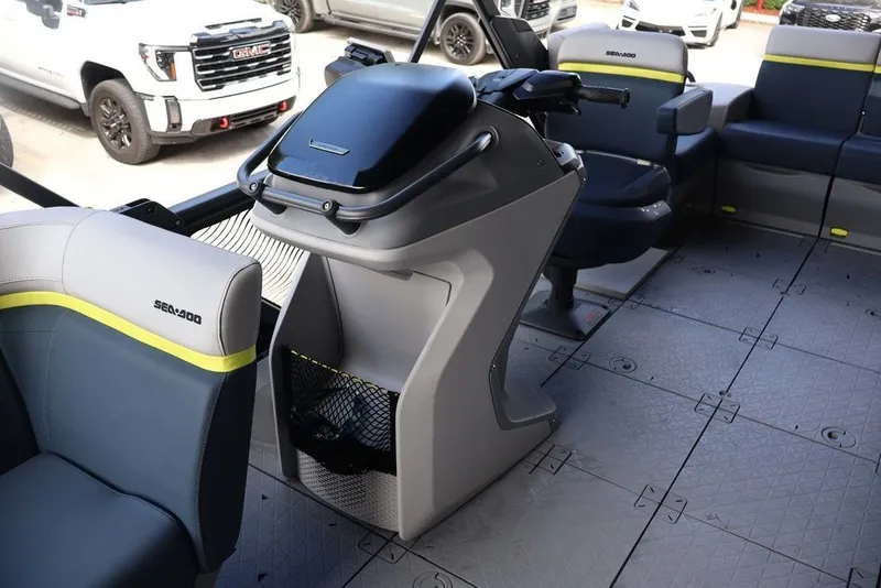 Slide: The Image of Sea-Doo Switch Cruise Limited 21 2025 - 18