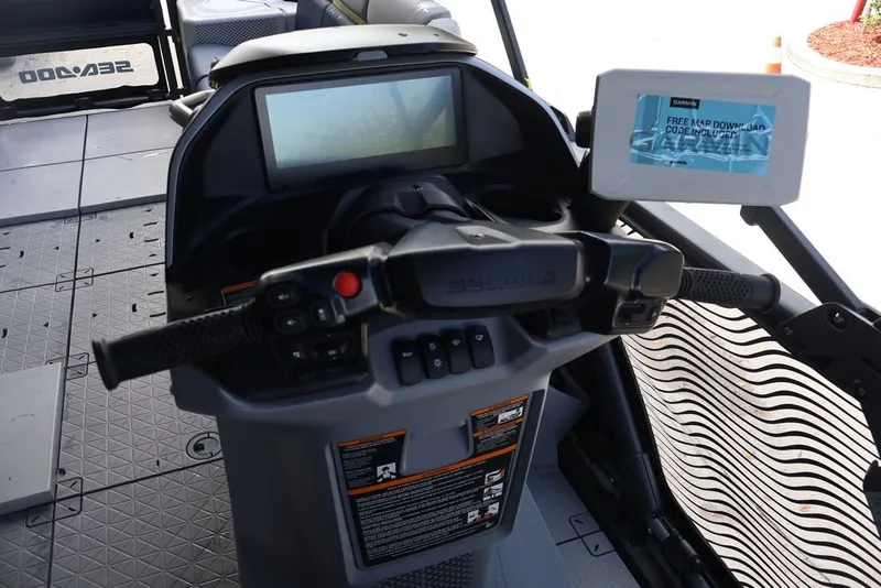 Slide: The Image of Sea-Doo Switch Cruise Limited 21 2025 - 20