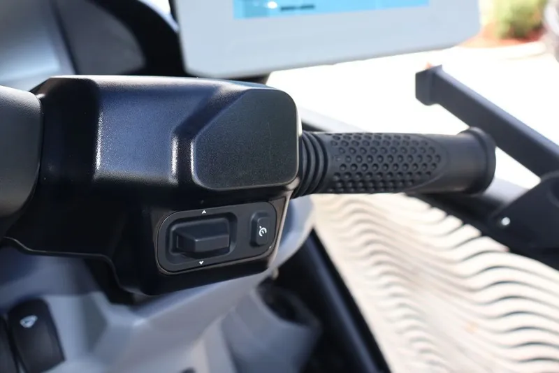 Slide: The Image of Sea-Doo Switch Cruise Limited 21 2025 - 22