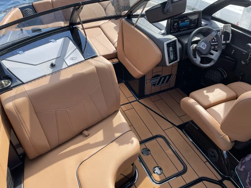 Slide: The Image of Malibu Wakesetter 24 MXZ 2024 - 450