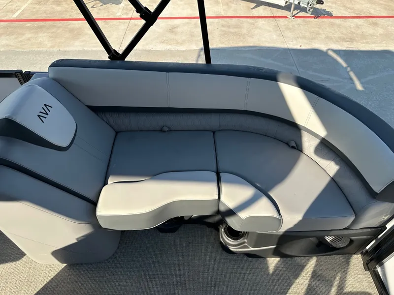 Slide: The Image of Avalon LSZ Quad Lounge Shift - 23' 2025 - 15