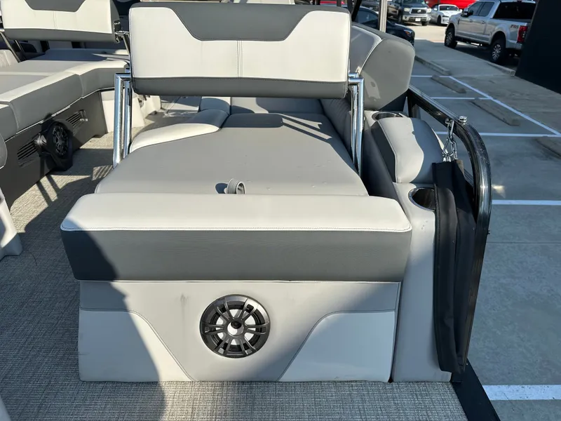 Slide: The Image of Avalon LSZ Quad Lounge Shift - 23' 2025 - 33