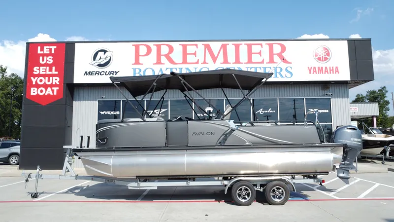 The Image of Avalon LSZ Versatile Rear Bench - 23' 2025 - 1