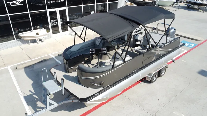 Slide: The Image of Avalon LSZ Versatile Rear Bench - 23' 2025 - 16