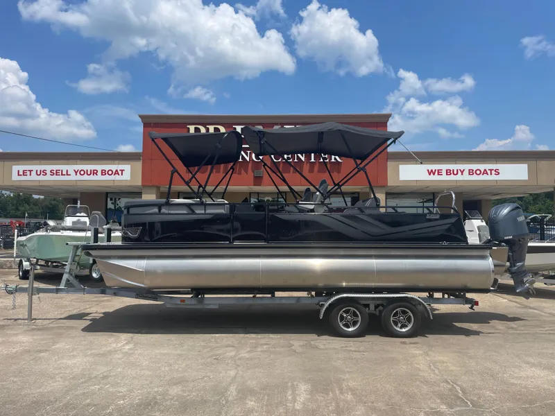 The Image of Avalon Venture 85 Versatile Rear Bench - 23' 2025 - 1