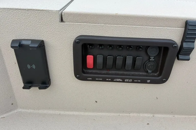 Slide: The Image of Avid 18 Commander 2026 - 9