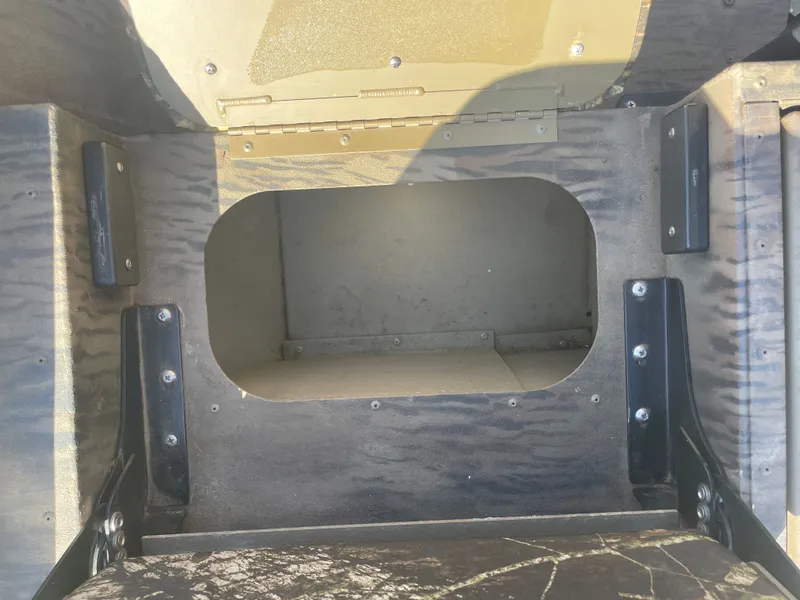 Slide: The Image of G3 Bay 18 DLX 2017 - 11