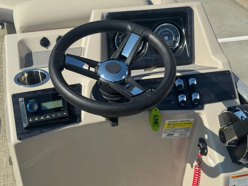 Slide: The Image of Harris Cruiser 210 2023 - 17