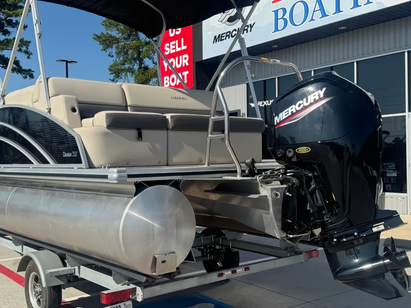 Slide: The Image of Harris Cruiser 210 2023 - 6