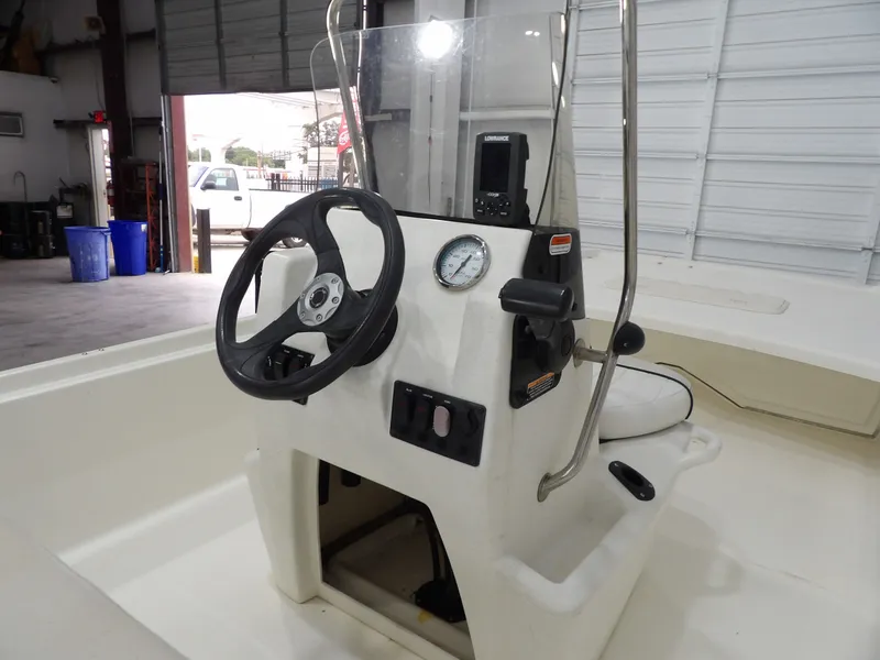 Slide: The Image of Mako Pro Skiff 17 CC 2016 - 16